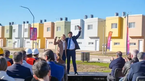 Maximiliano Pullaro y Gisela Scaglia durante la inauguración de la Villa Suramericana de Santa Fe
