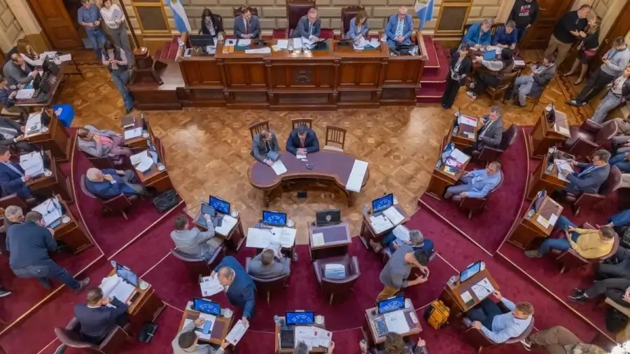 Sesión de la Cámara de Senadores de Santa Fe donde se presentó el proyecto Clubes Seguros