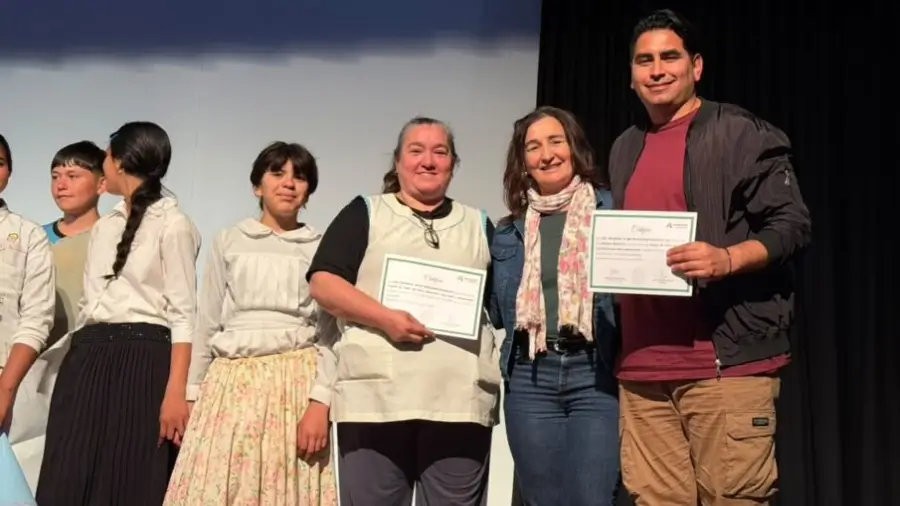 Acto de apertura del 14° Festival de Teatro Infantil y Adolescente del Norte Santafesino en el Auditorio Municipal de Avellaneda.
