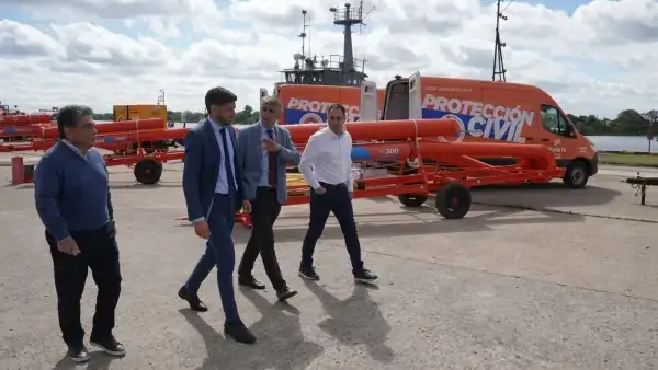 Fabián Bastia y Maximiliano Pullaro recorren las 90 bombas de extracción de agua adquiridas por la Provincia de Santa Fe.