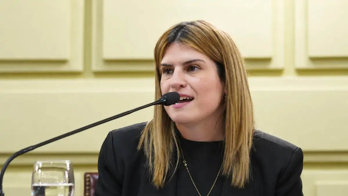 Diputada provincial María del Rosario Charo Mancini, autora del proyecto para declarar Monumento Histórico Provincial a la Casa Administración del C.O.E.T. de Tacuarendí.