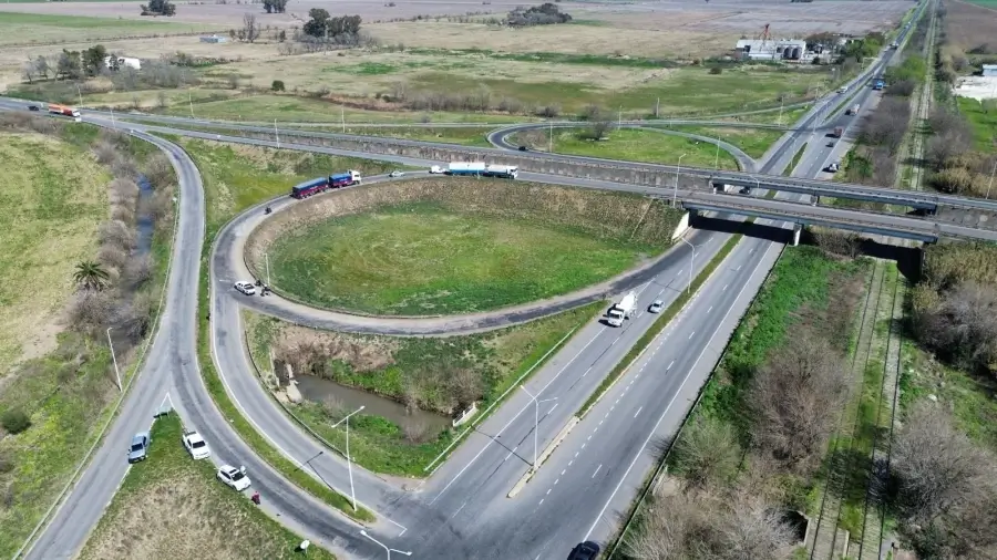 Intersección de la Ruta Nacional 33 con la A012 durante las obras viales
