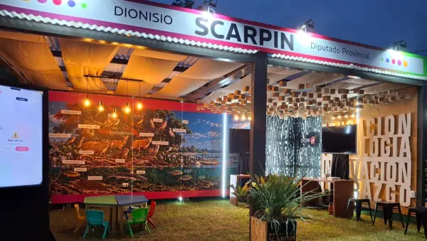 Stand de Dionisio Scarpin en el Concurso de Pesca del Surubí en el Puerto Reconquista.