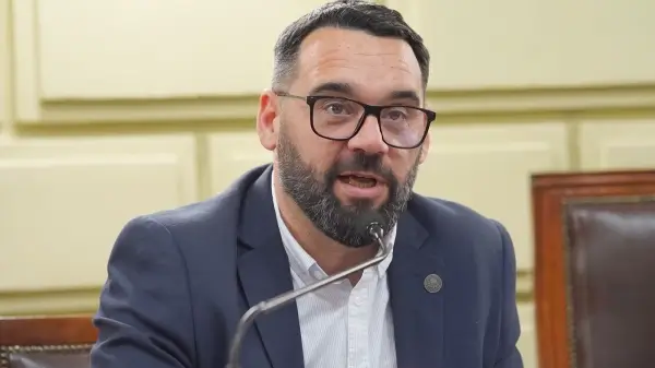 Diputado provincial Sergio “Chiqui” Rojas impulsa un proyecto para proteger a familias sobreendeudadas en Santa Fe