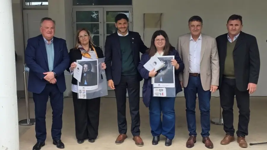 Autoridades provinciales entregan aportes para fortalecer la infraestructura y el equipamiento educativo en Constanza, departamento San Cristóbal, Santa Fe.