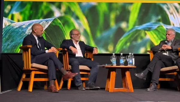 Gustavo Puccini durante el panel sobre biocombustibles del Congreso Internacional de Maíz en Córdoba