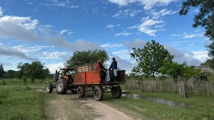 Evacuación de familias en Las Toscas ante la creciente de ríos y arroyos