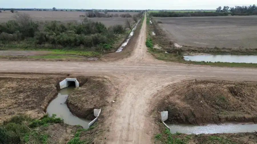recuperación de desagües pluviales para mejorar el drenaje y prevenir anegamientos en Santa Fe.